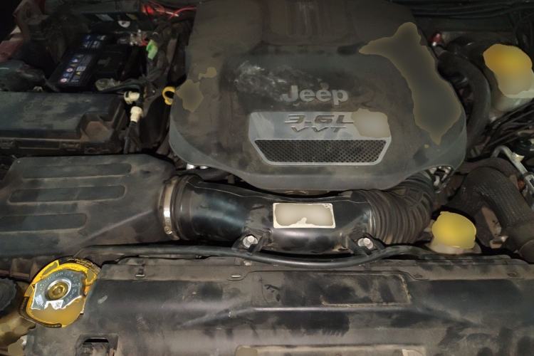 Used Jeep Wrangler 2012 3.6L Rubicon two-door model Engine Bay
