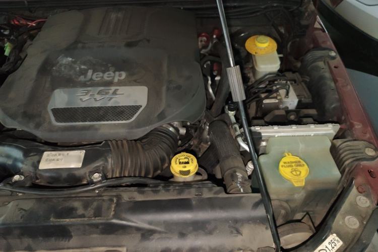 Used Jeep Wrangler 2012 3.6L Rubicon two-door model Engine Bay Left