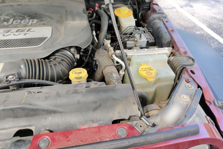 Used Jeep Wrangler 2012 3.6L Rubicon two-door model Engine Bay Left