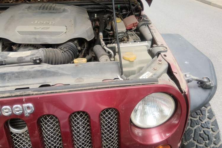 Used Jeep Wrangler 2012 3.6L Rubicon two-door model Engine Bay Left