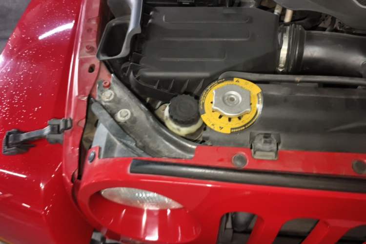Used Jeep Wrangler 2012 3.6L Sahara two-door version Engine Bay Right