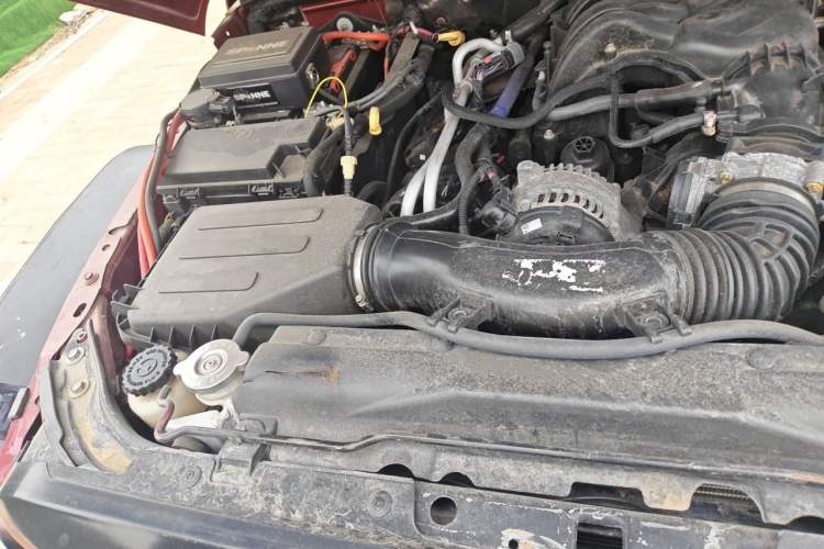 Used Jeep Wrangler 2012 3.6L Sahara Four-Door Edition Engine Bay Right