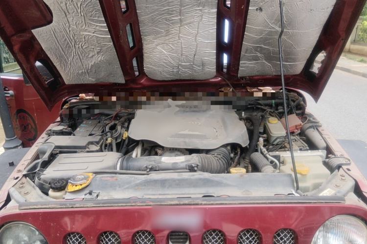 Used Jeep Wrangler 2012 3.6L Rubicon two-door model Engine Bay