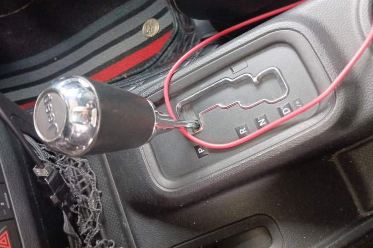 Used Jeep Wrangler 2012 3.6L Sahara Four-Door Edition Gear Lever