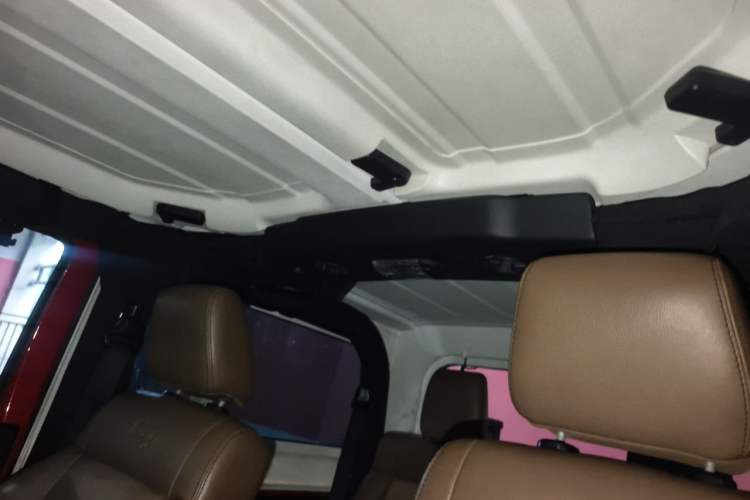 Used Jeep Wrangler 2012 3.6L Sahara two-door version Headliner