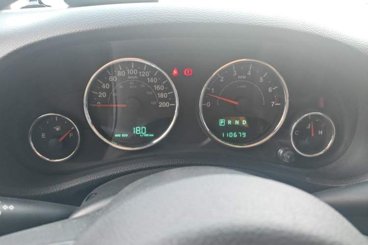 Used Jeep Wrangler 2012 3.6L Sahara two-door version Instrument Cluster