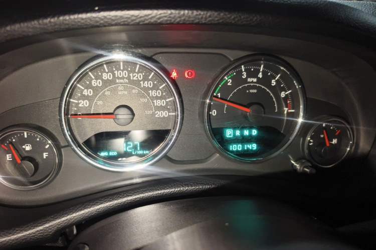 Used Jeep Wrangler 2012 3.6L Sahara two-door version Instrument Cluster