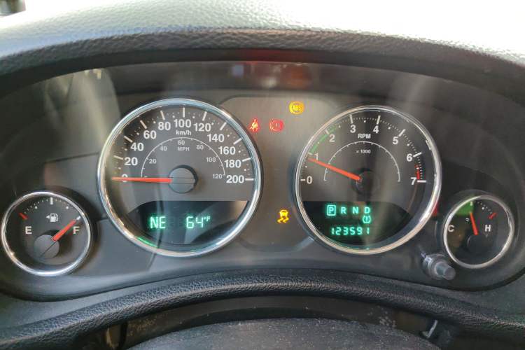 Used Jeep Wrangler 2012 3.6L Rubicon two-door model Instrument Cluster