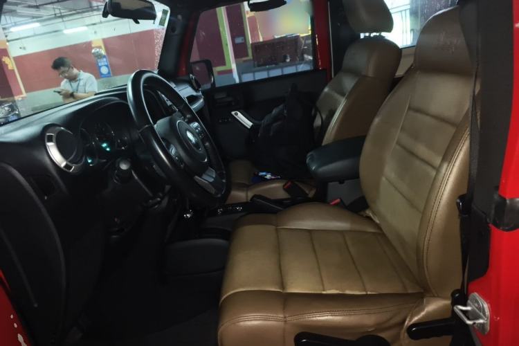 Used Jeep Wrangler 2012 3.6L Sahara two-door version Left Front Seat
