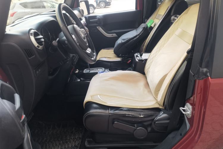 Used Jeep Wrangler 2012 3.6L Rubicon two-door model Left Front Seat