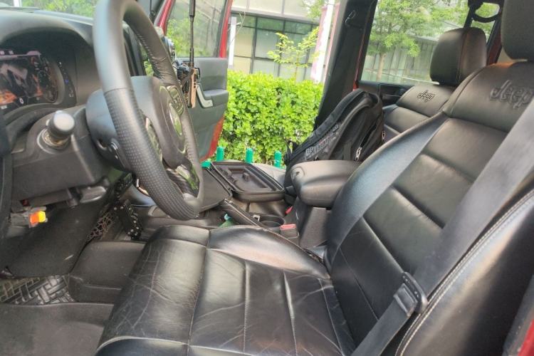 Used Jeep Wrangler 2012 3.6L Rubicon Four-Door Edition Left Front Seat
