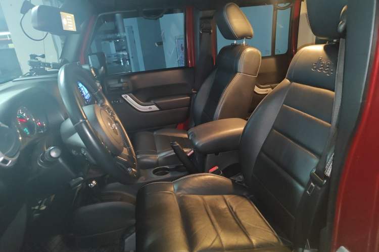 Used Jeep Wrangler 2012 3.6L Sahara Four-Door Edition Left Front Seat
