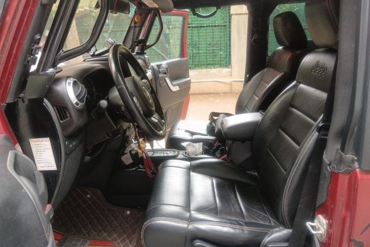 Used Jeep Wrangler 2012 3.6L Rubicon two-door model Left Front Seat