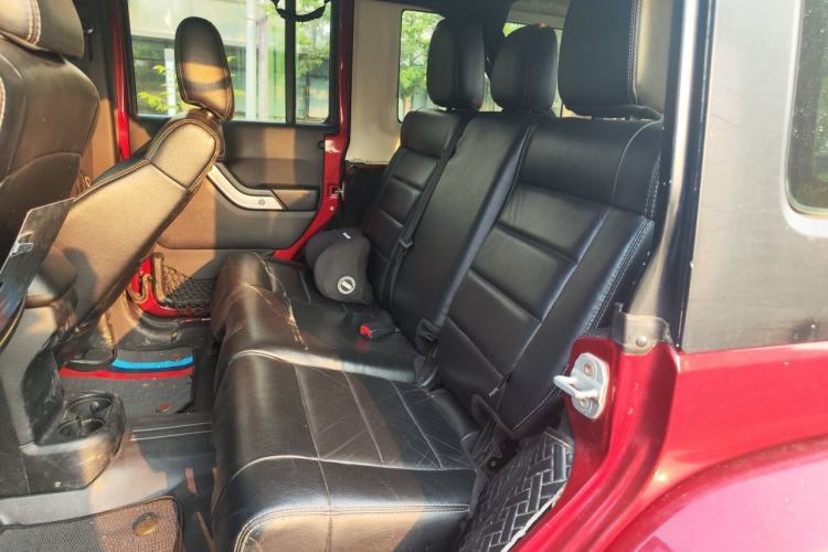Used Jeep Wrangler 2012 3.6L Rubicon Four-Door Edition Left Rear Seat