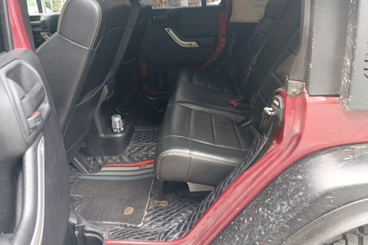 Used Jeep Wrangler 2012 3.6L Sahara Four-Door Edition Left Rear Seat