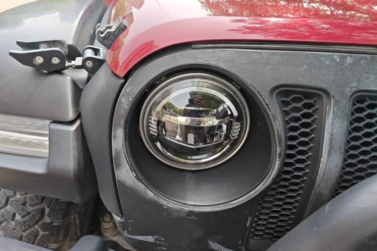 Used Jeep Wrangler 2012 3.6L Sahara Four-Door Edition Right Front Headlight