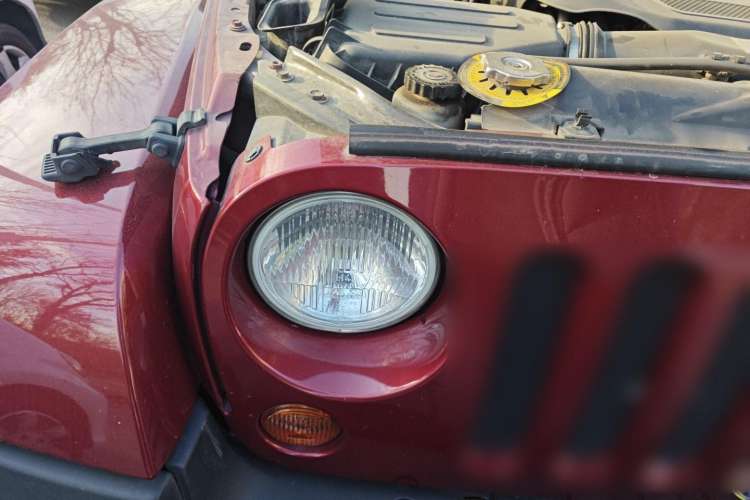 Used Jeep Wrangler 2012 3.6L Sahara Four-Door Edition Right Front Headlight