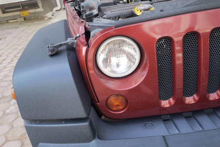 Used Jeep Wrangler 2012 3.6L Rubicon two-door model Right Front Headlight