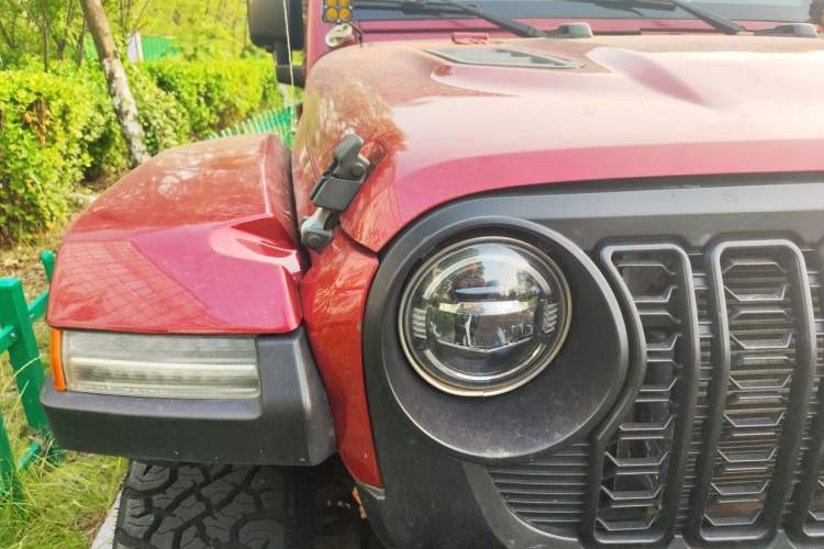 Used Jeep Wrangler 2012 3.6L Rubicon Four-Door Edition Right Front Headlight