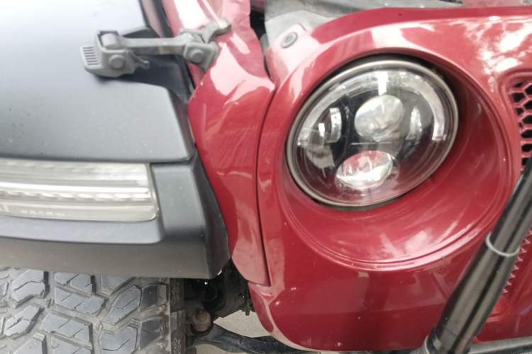 Used Jeep Wrangler 2012 3.6L Sahara Four-Door Edition Right Front Headlight