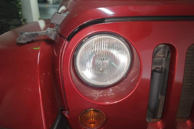 Used Jeep Wrangler 2012 3.6L Sahara Four-Door Edition Right Front Headlight