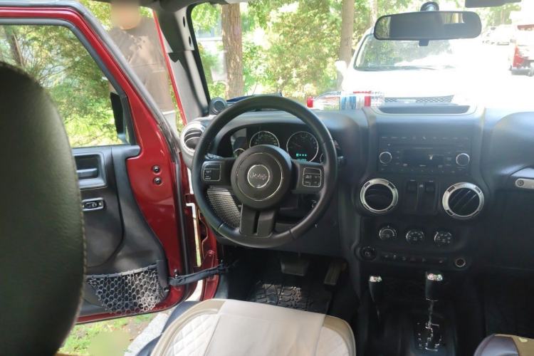 Used Jeep Wrangler 2012 3.6L Rubicon two-door model Steering Wheel