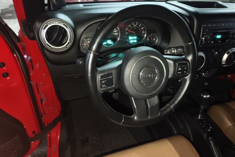 Used Jeep Wrangler 2012 3.6L Sahara two-door version Steering Wheel