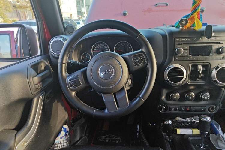 Used Jeep Wrangler 2012 3.6L Sahara Four-Door Edition Steering Wheel