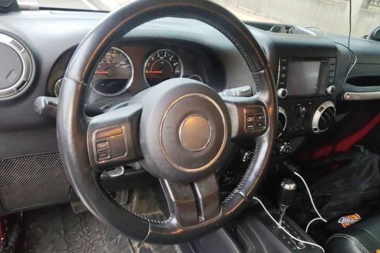 Used Jeep Wrangler 2012 3.6L Sahara Four-Door Edition Steering Wheel