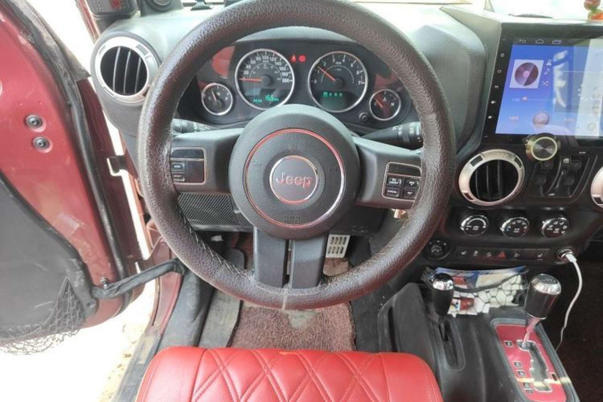 Used Jeep Wrangler 2012 3.6L Sahara Four-Door Edition Steering Wheel
