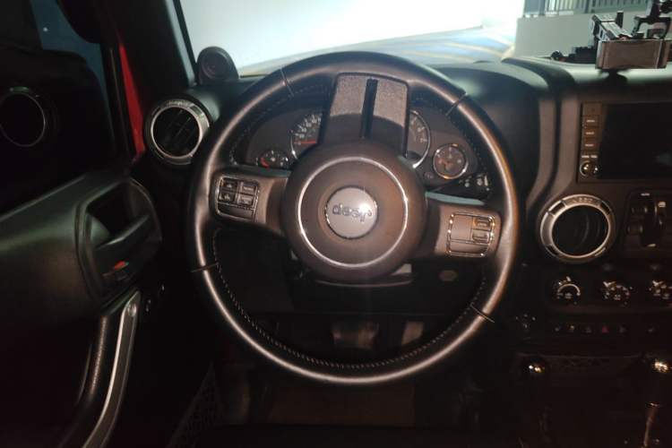 Used Jeep Wrangler 2012 3.6L Sahara Four-Door Edition Steering Wheel