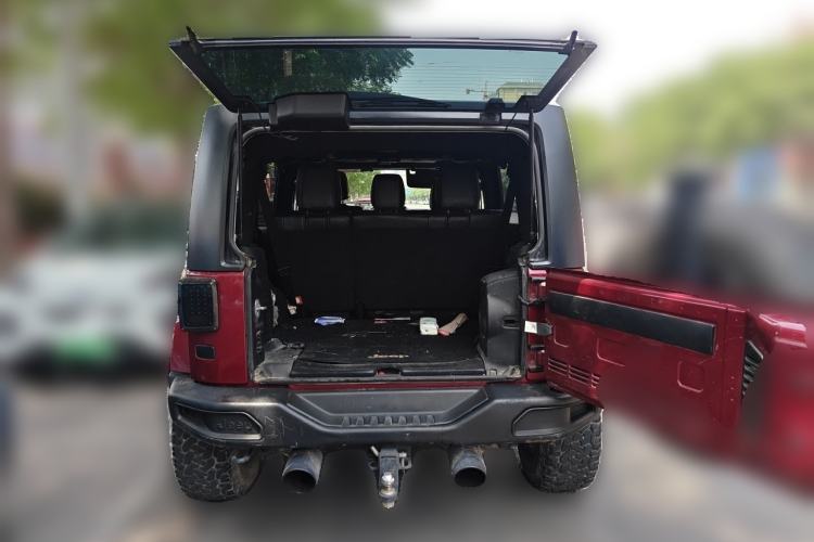 Used Jeep Wrangler 2012 3.6L Sahara Four-Door Edition Trunk
