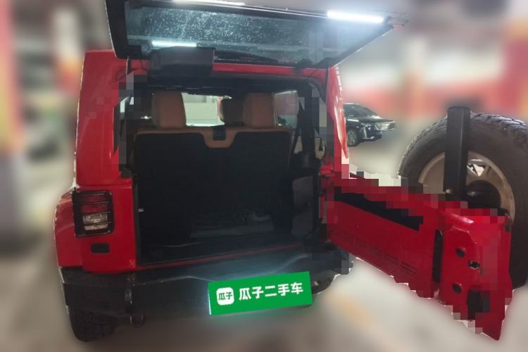 Used Jeep Wrangler 2012 3.6L Sahara two-door version Trunk