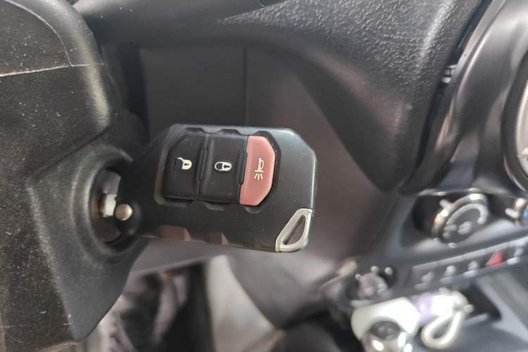 Used Jeep Wrangler 2012 3.6L Sahara Four-Door Edition Vehicle Key