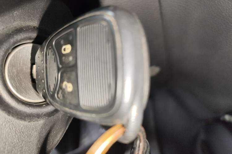 Used Jeep Wrangler 2012 3.6L Sahara Four-Door Edition Vehicle Key