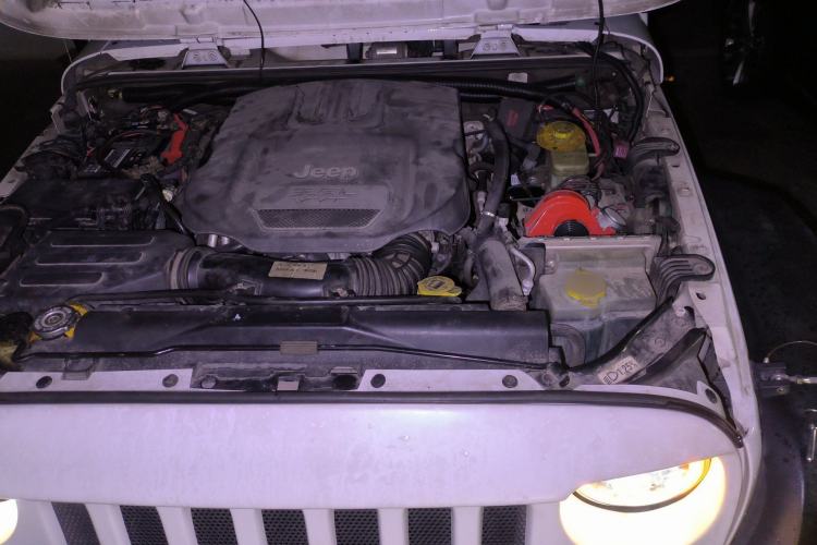 Used Jeep Wrangler 2012 3.6L Rubicon Four-Door Edition Engine Bay Left