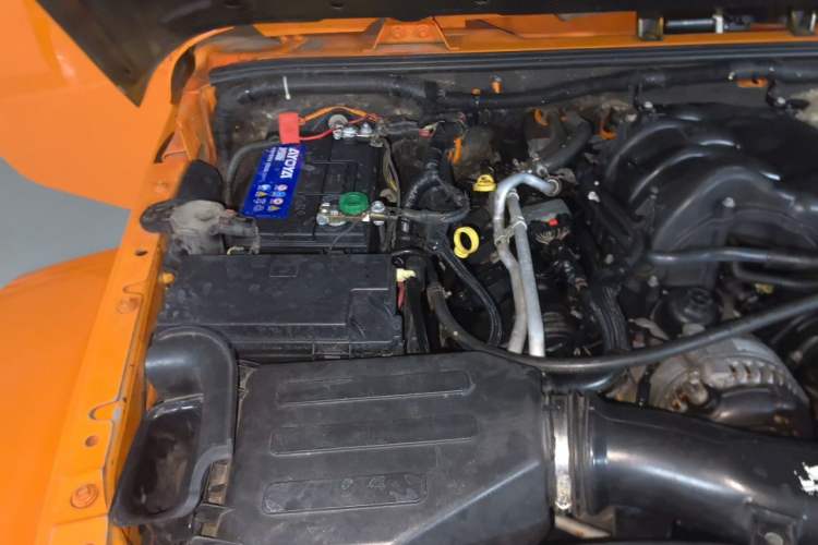 Used Jeep Wrangler 2012 3.6L Sahara Four-Door Edition Engine Bay Right