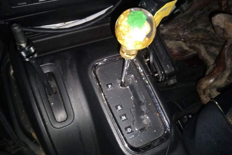 Used Jeep Wrangler 2012 3.6L Sahara Four-Door Edition Gear Lever