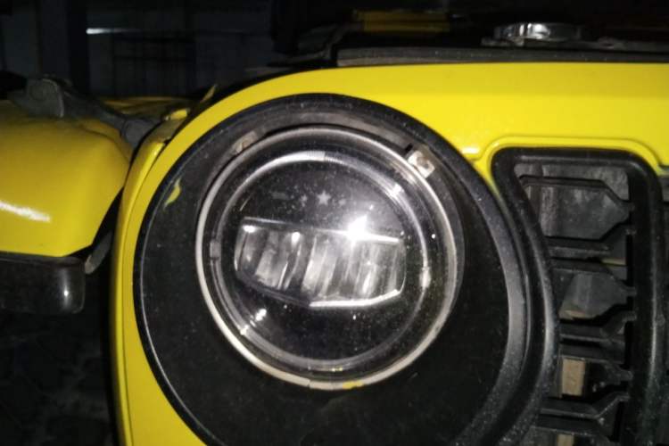 Used Jeep Wrangler 2012 3.6L Sahara Four-Door Edition Right Front Headlight