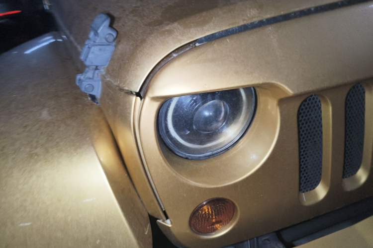 Used Jeep Wrangler 2012 3.6L Sahara Four-Door Edition Right Front Headlight