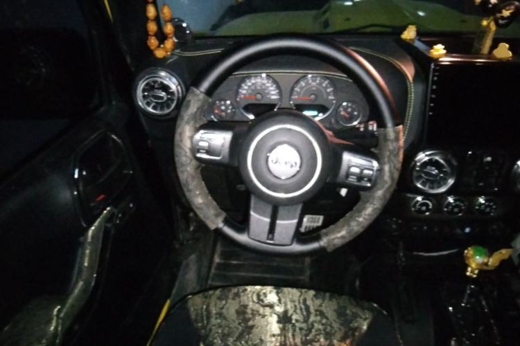 Used Jeep Wrangler 2012 3.6L Sahara Four-Door Edition Steering Wheel
