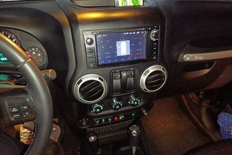 Used Jeep Wrangler 2013 3.6L Sahara two-door model Audio And AC Panel