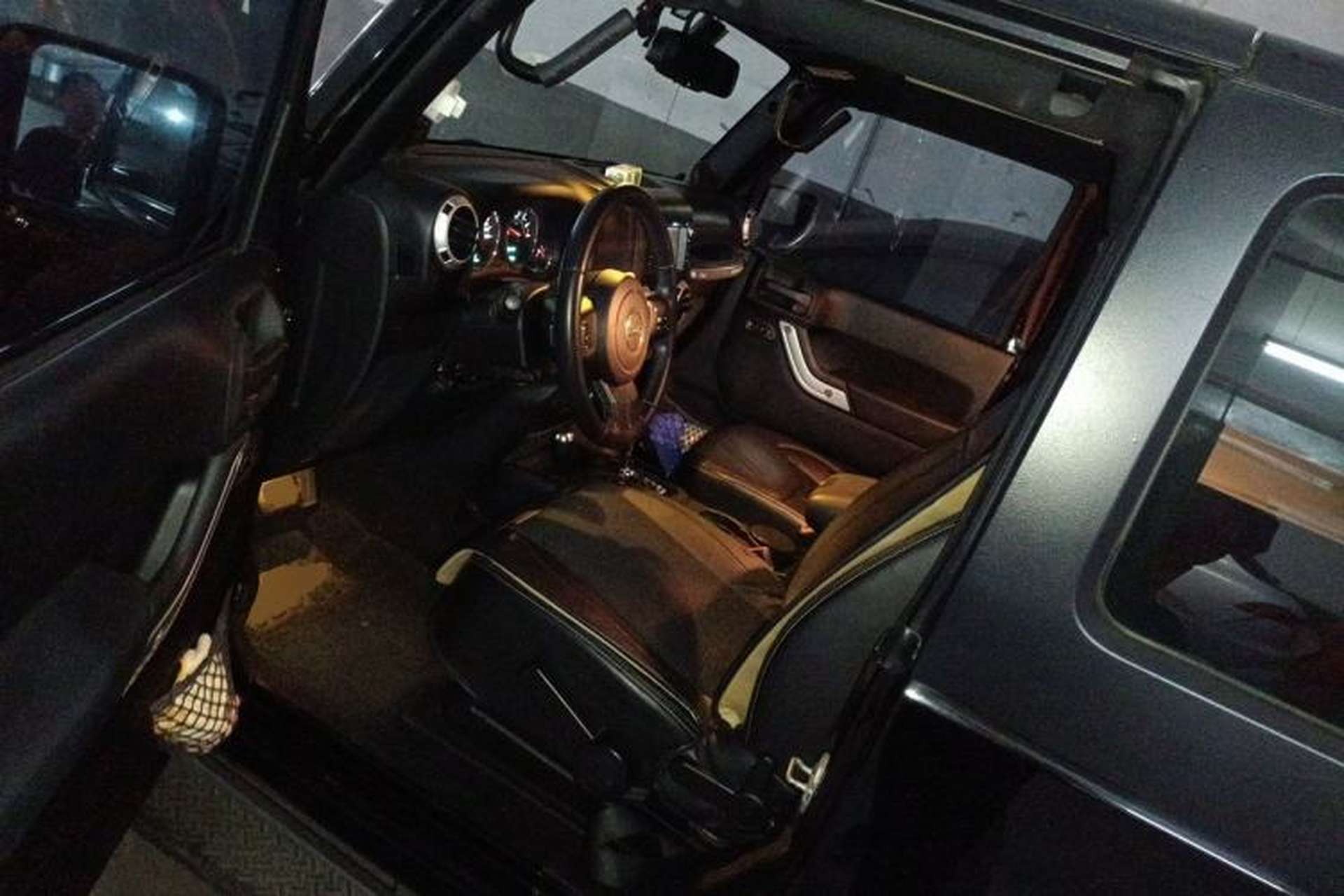 Used Jeep Wrangler 2013 3.6L Sahara two-door model Driver Seat