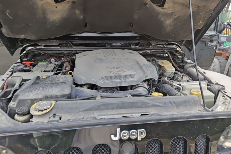 Used Jeep Wrangler 2013 3.6L Two-Door 10th Anniversary Edition Engine Bay