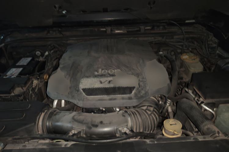 Used Jeep Wrangler 2013 3.6L Sahara Four-Door Edition Engine Bay