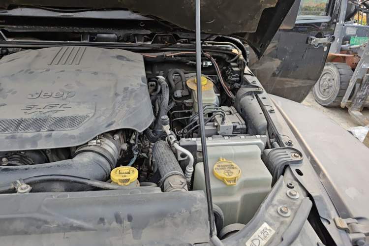 Used Jeep Wrangler 2013 3.6L Two-Door 10th Anniversary Edition Engine Bay Left