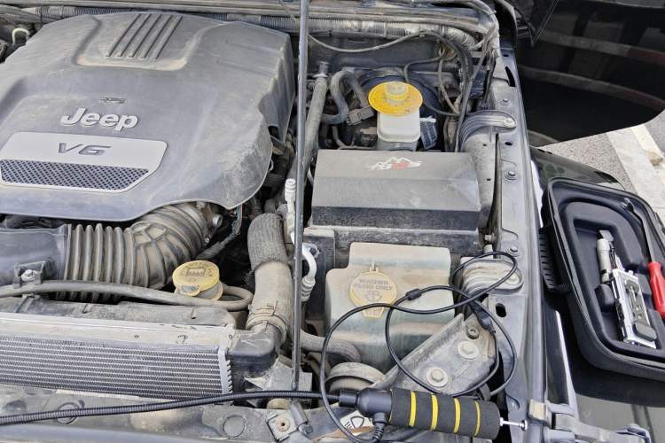 Used Jeep Wrangler 2013 3.6L Sahara Four-Door Edition Engine Bay Left