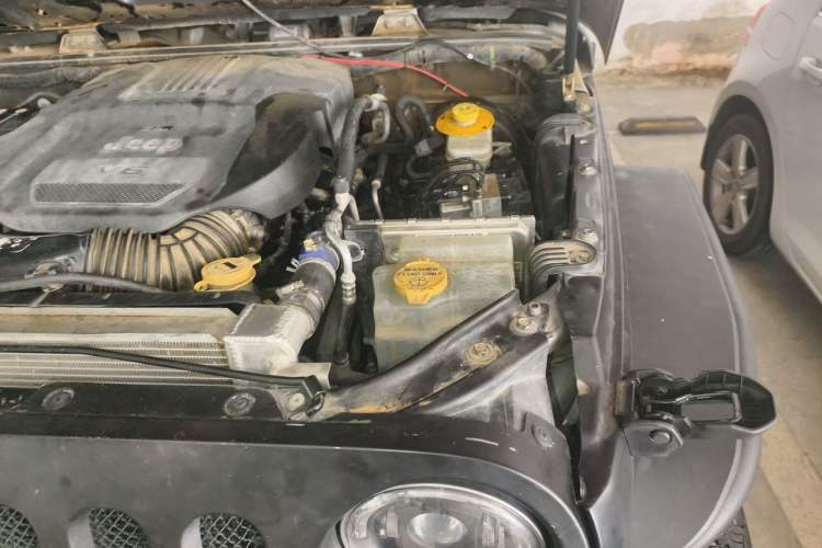 Used Jeep Wrangler 2013 3.6L Rubicon two-door version Engine Bay Left