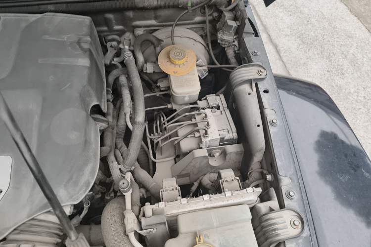 Used Jeep Wrangler 2013 3.6L Sahara two-door model Engine Bay Left