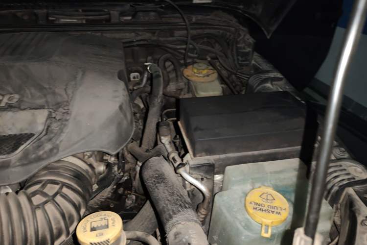 Used Jeep Wrangler 2013 3.6L Sahara Four-Door Edition Engine Bay Left